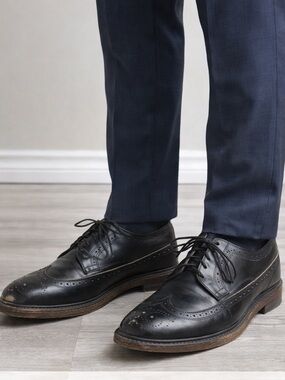 Allen Edmonds MacNeil Wingtip Oxfords Leather Dress Shoes with Cedar Shoe Trees